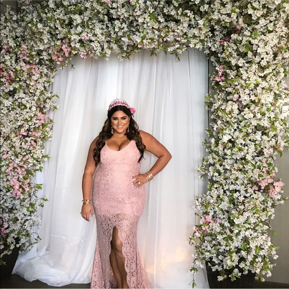 Long lace LeChateau NWT dress - Picture 7 of 7